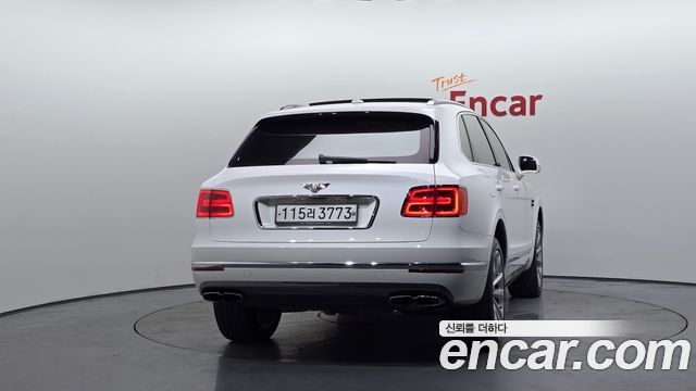 Bentley Bentayga 4.0 V8 — пробег 106 355 км — фото 4 из 5