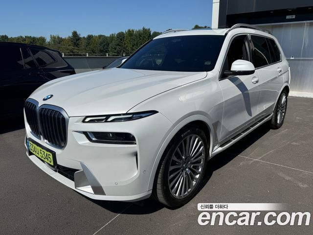 BMW X7 xDrive 40i Design Pure Excellence 6-Seater — пробег 21 543 км — фото 1 из 5