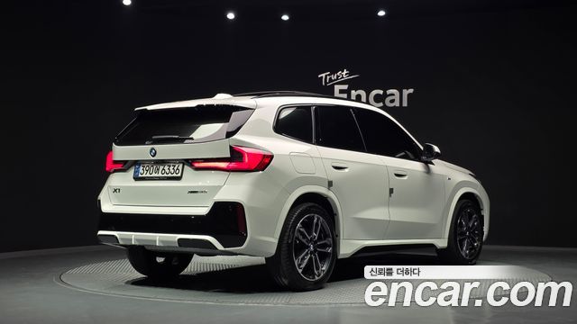 BMW X1 xDrive 20i M Sport — пробег 15 585 км — фото 2 из 5