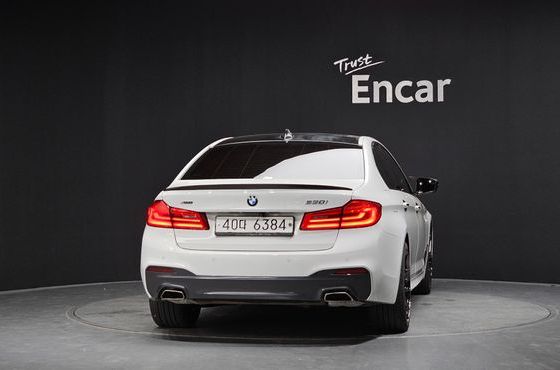 BMW 5-Series 530i xDrive M Sport Package Plus — пробег 50 071 км — фото 4 из 5