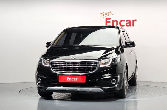 Kia Carnival 7-seater Limousine VIP — пробег 205 210 км — фото 3 из 5