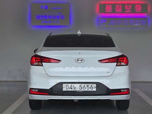 Hyundai AVANTE 1.6 Smart — пробег 176 512 км — фото 2 из 5