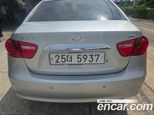 Hyundai AVANTE 1.6 VVT S16 LUXURY — пробег 140 000 км — фото 4 из 5