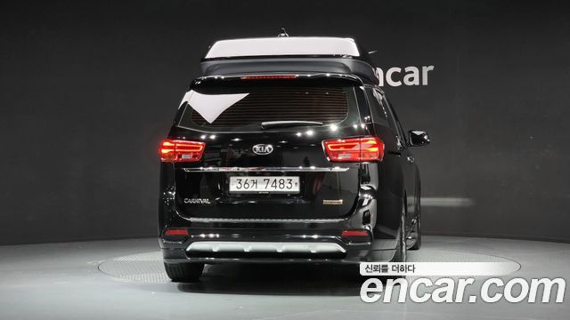 Kia Carnival из Кореи Encar