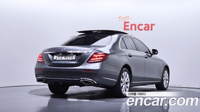 Mercedes-Benz E-Class из Кореи Encar