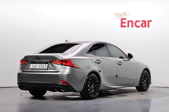 Lexus IS Supreme — пробег 36 556 км — фото 2 из 5