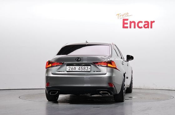 Lexus IS Supreme — пробег 36 556 км — фото 4 из 5