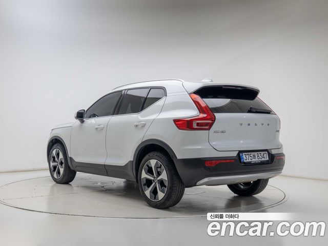 Volvo XC40 B4 Ultra Bright — пробег 14 130 км — фото 4 из 5