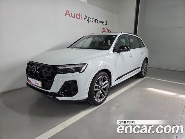 Audi Q7 55 TFSI Quattro Premium — пробег 890 км — фото 1 из 5