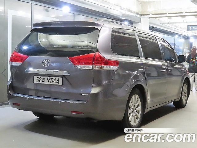 Toyota Sienna из Кореи Encar