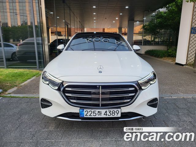 Mercedes-Benz E-Class E300 4MATIC Exclusive — пробег 15 000 км — фото 1 из 5