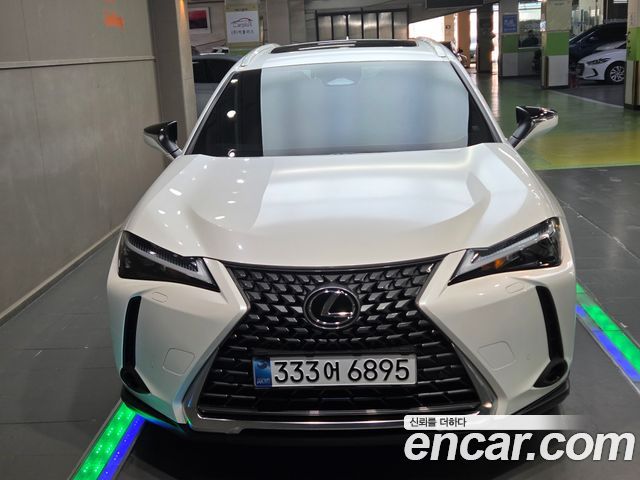 Lexus UX 2.0 2WD — пробег 22 172 км — фото 2 из 5