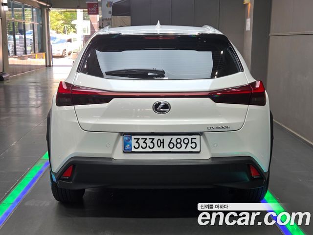 Lexus UX 2.0 2WD — пробег 22 172 км — фото 5 из 5