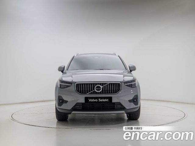 Volvo XC40 B4 Ultra Bright — пробег 351 км — фото 3 из 5