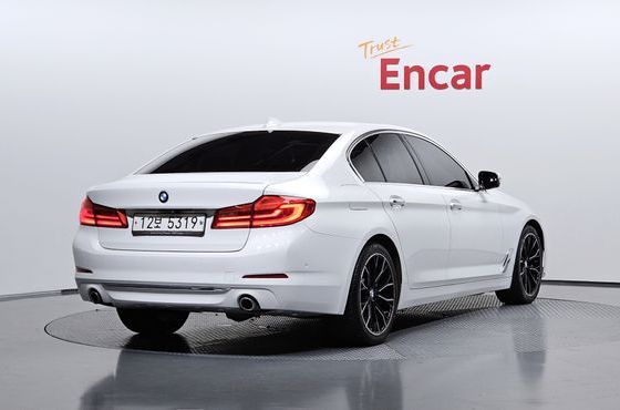 BMW 5-Series 520d Luxury Plus — пробег 89 095 км — фото 2 из 5