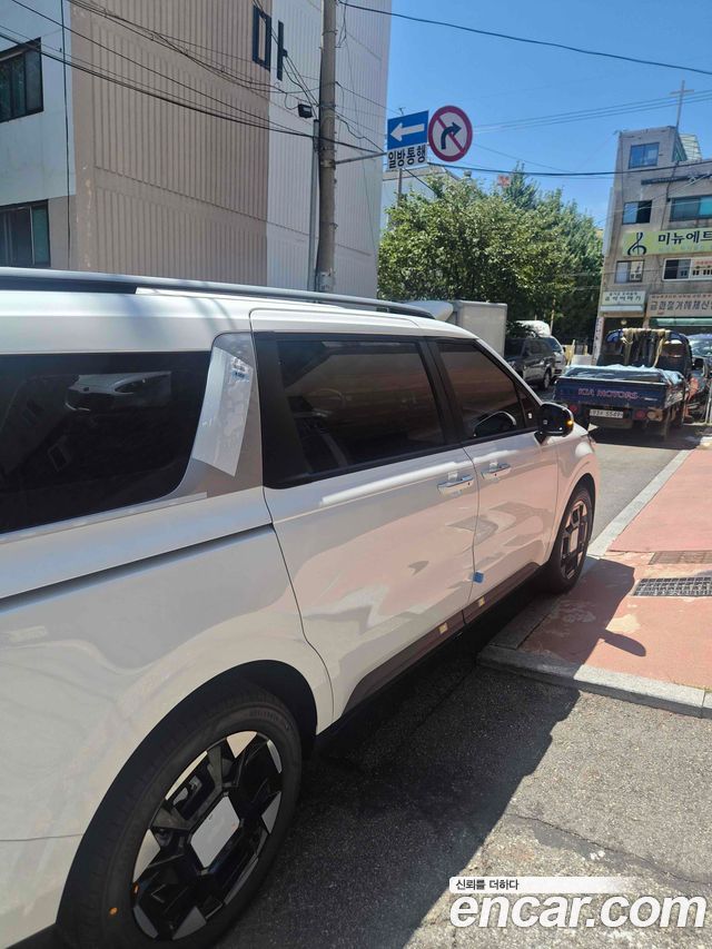 Kia Carnival HEV 9 seater Prestige — пробег 1 400 км — фото 4 из 5