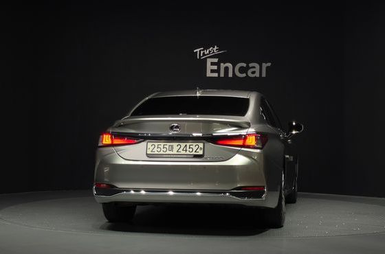 Lexus ES Executive — пробег 38 356 км — фото 4 из 5