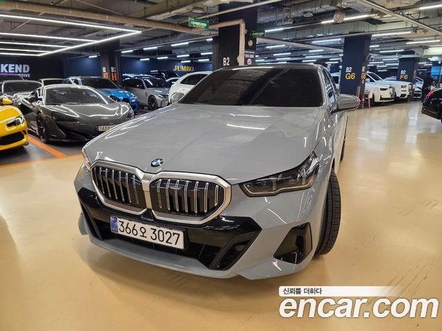 BMW 5-Series 523d xDrive M Sport — пробег 5 000 км — фото 1 из 5