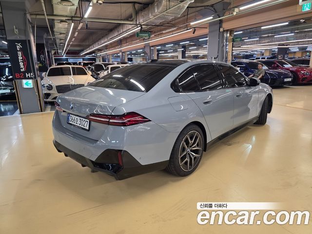 BMW 5-Series 523d xDrive M Sport — пробег 5 000 км — фото 4 из 5