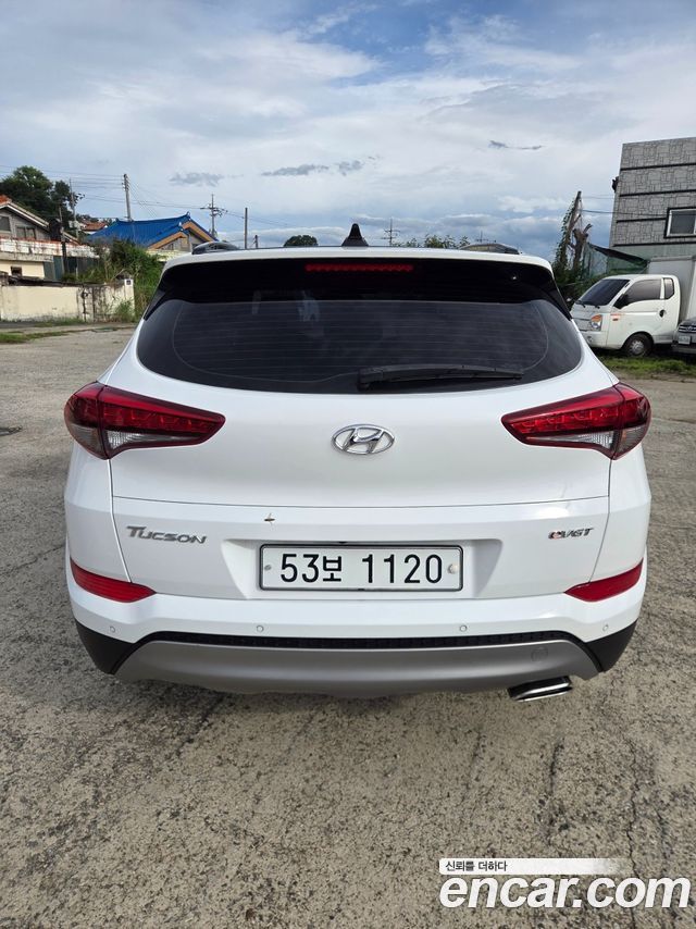 Hyundai Tucson Diesel 1.7 2WD Premium — пробег 116 000 км — фото 4 из 5