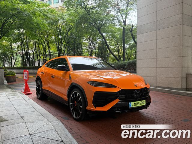 Lamborghini Urus 4.0 V8 SE — пробег 9 700 км — фото 3 из 5