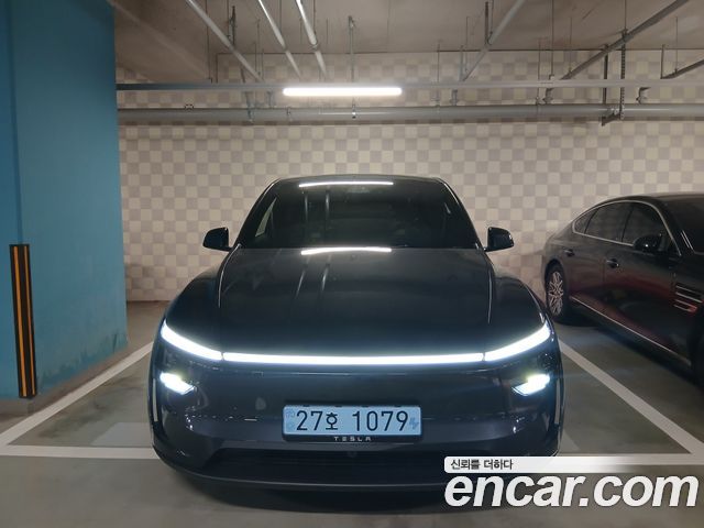 Tesla Model Y Premium RWD — пробег 1 824 км — фото 1 из 5