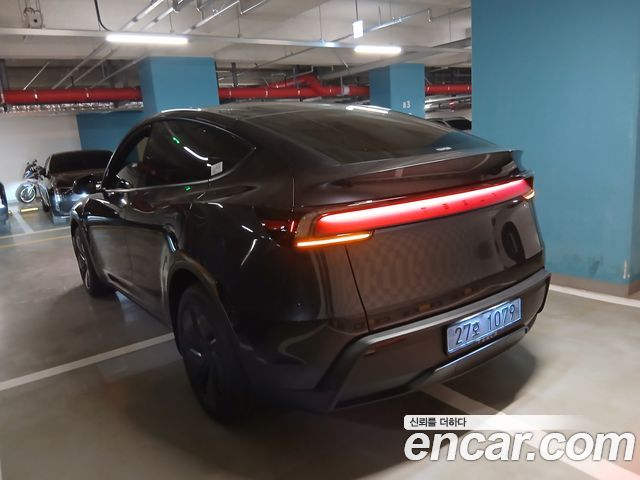 Tesla Model Y Premium RWD — пробег 1 824 км — фото 5 из 5