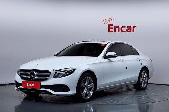 Mercedes-Benz E-Class E220d 4MATIC Avantgarde — пробег 60 674 км — фото 1 из 5