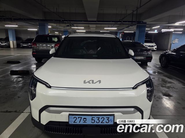 Kia EV3 Long Range 2WD AIr — пробег 1 100 км — фото 1 из 5