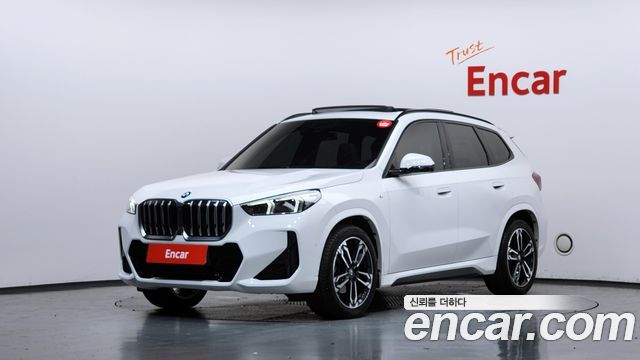 BMW X1 xDrive 20i M Sport — пробег 56 954 км — фото 1 из 5