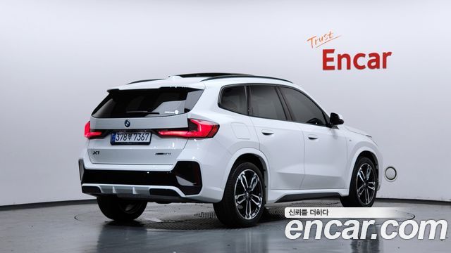BMW X1 xDrive 20i M Sport — пробег 56 954 км — фото 2 из 5