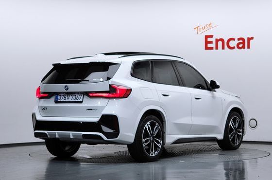 BMW X1 xDrive 20i M Sport — пробег 56 954 км — фото 2 из 5