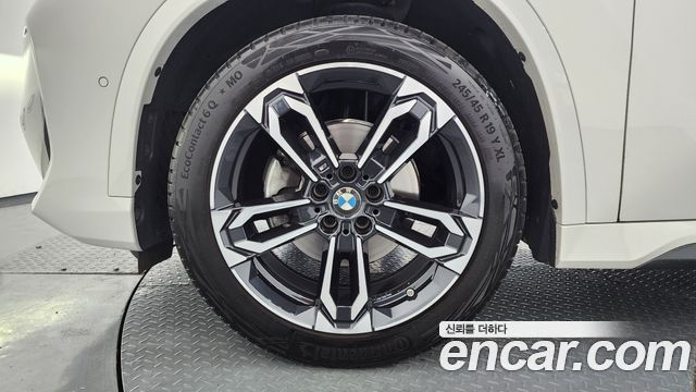 BMW X1 xDrive 20i M Sport — пробег 56 954 км — фото 5 из 5