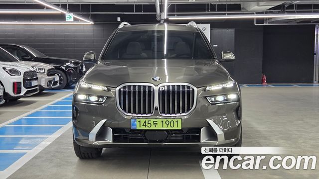 BMW X7 xDrive 40i Design Pure Excellence 7-Seater — пробег 4 650 км — фото 3 из 5