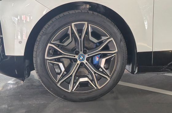 BMW iX xDrive M60 — пробег 24 670 км — фото 5 из 5