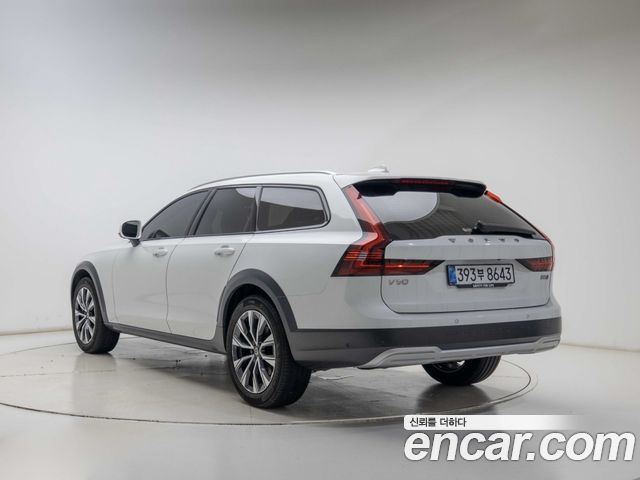 Volvo V90 B5 Ultra AWD — пробег 11 021 км — фото 4 из 5