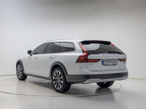 Volvo V90 B5 Ultra AWD — пробег 11 021 км — фото 4 из 5