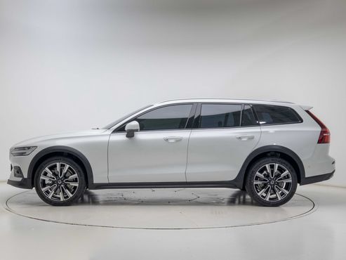 Volvo V60 B5 Ultra AWD — пробег 3 171 км — фото 3 из 5