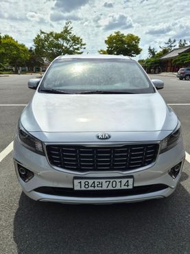 Kia Carnival 9-Seater Prstige — пробег 142 756 км — фото 1 из 5