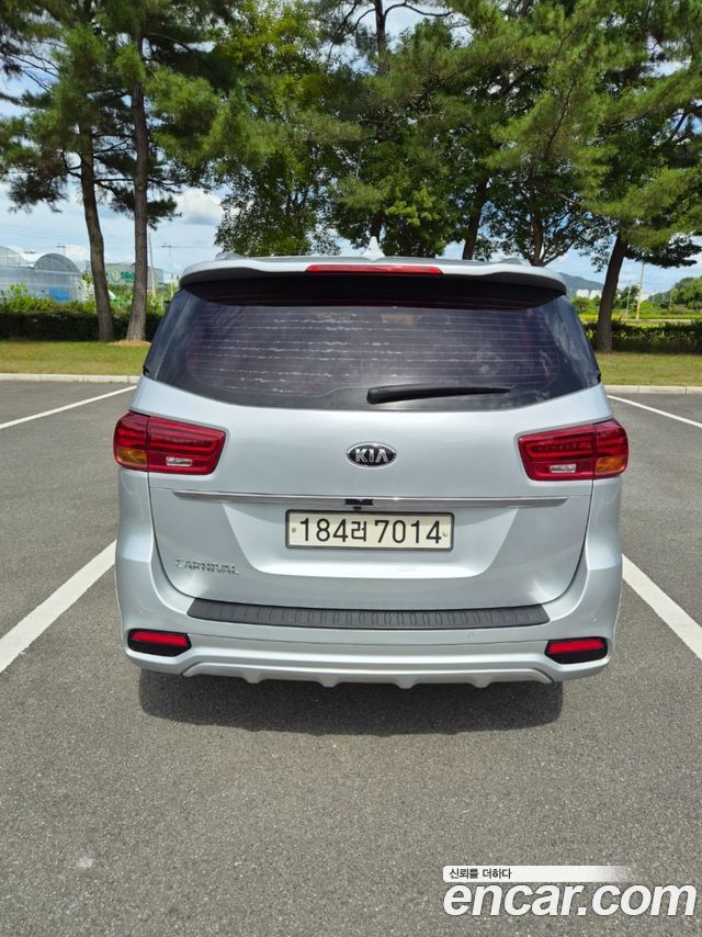 Kia Carnival из Кореи Encar