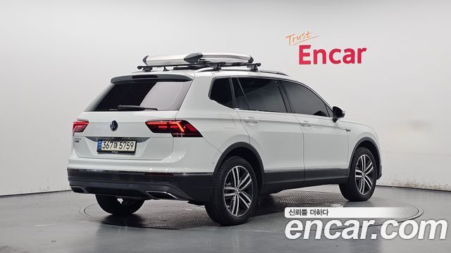 Volkswagen Tiguan 2.0 TDI Prestige — пробег 82 693 км — фото 2 из 5