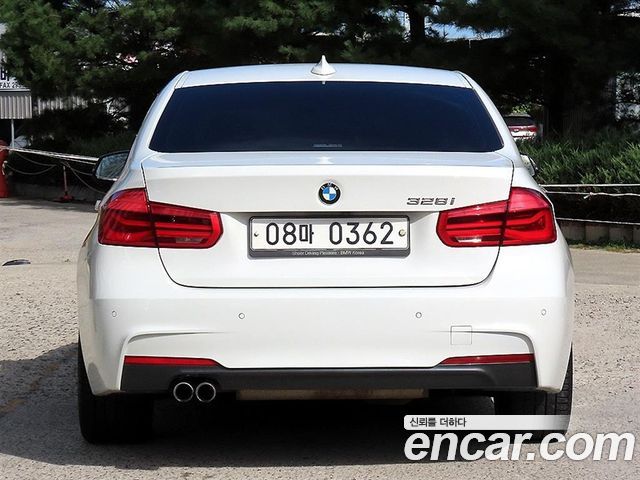 BMW 3-Series 328i M Sport — пробег 105 264 км — фото 4 из 5