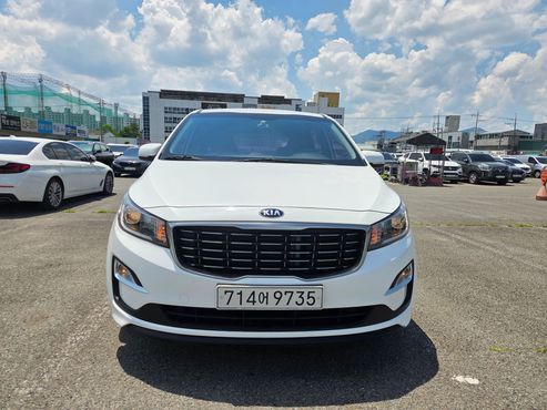 Kia Carnival 11-Seater Deluxe — пробег 113 534 км — фото 2 из 5