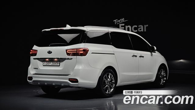 Kia Carnival из Кореи Encar