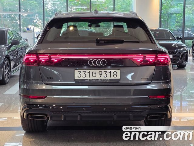 Audi Q8 55 TFSI Quattro Premium — пробег 746 км — фото 4 из 5