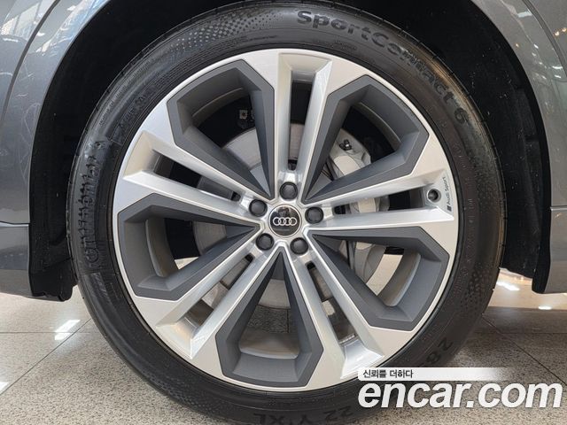 Audi Q8 55 TFSI Quattro Premium — пробег 746 км — фото 5 из 5