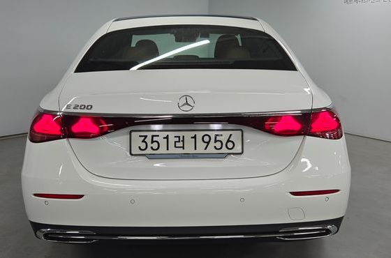 Mercedes-Benz E-Class E200 Avantgarde — пробег 9 277 км — фото 4 из 5