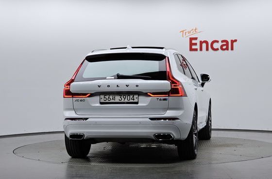 Volvo XC60 T6 Inscription — пробег 123 915 км — фото 4 из 5