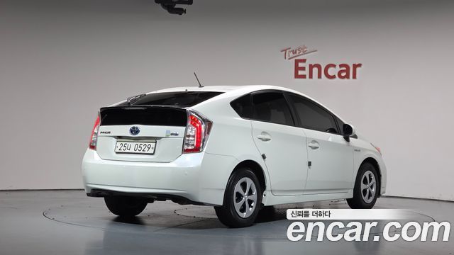Toyota Prius 1.8 E — пробег 89 509 км — фото 2 из 5