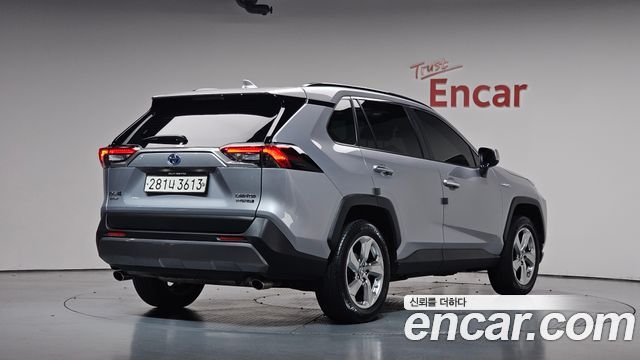 Toyota RAV4 2.5 4WD Hybrid — пробег 49 771 км — фото 2 из 5